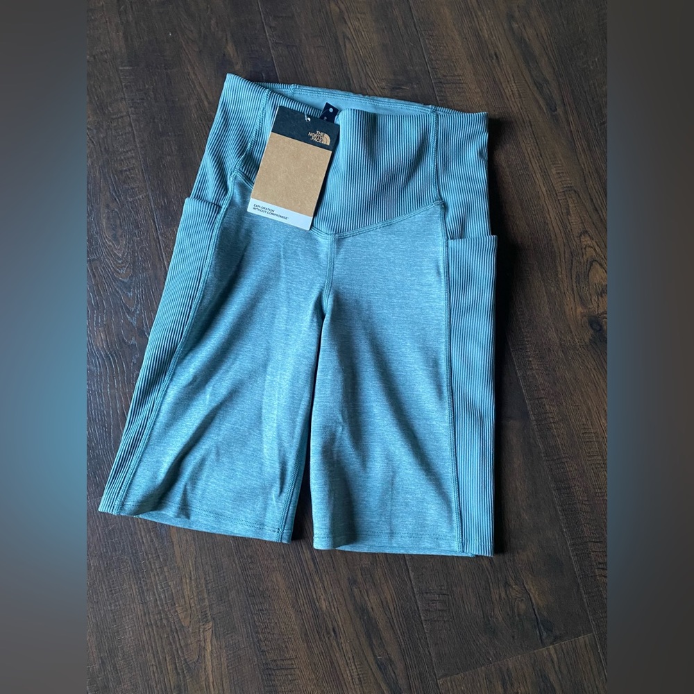 NWT the north face women’s XS dune sky 9” exploration athletic HR biker shorts